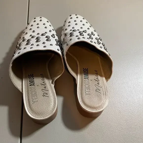 Amuse Society X Mattise Womens 9.5 Off White Heeled Mule Silver Studs Slip on - Picture 4 of 8